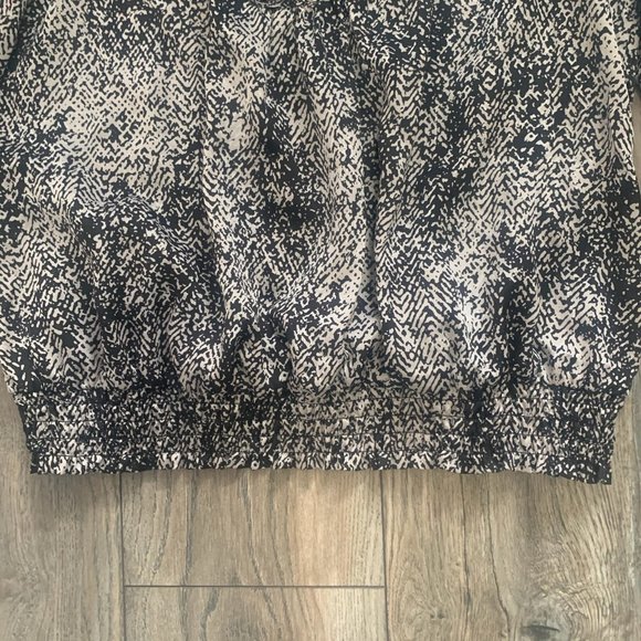 COLDWATER CREEK BLACK/WHITE BRAIDED V-NECKLINE ELASTIC WAIST PEASANT BLOUSE 14 - Picture 4 of 7